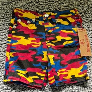 NWT True Religion Boy's Camo Shorts Size 3T